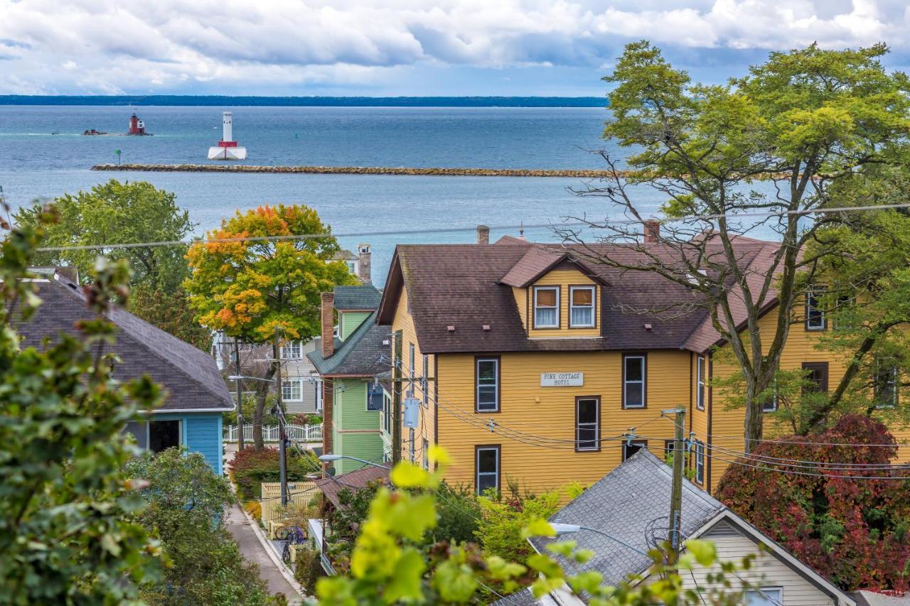 Pine Cottage Bed & Breakfast マキノー島 エクステリア 写真