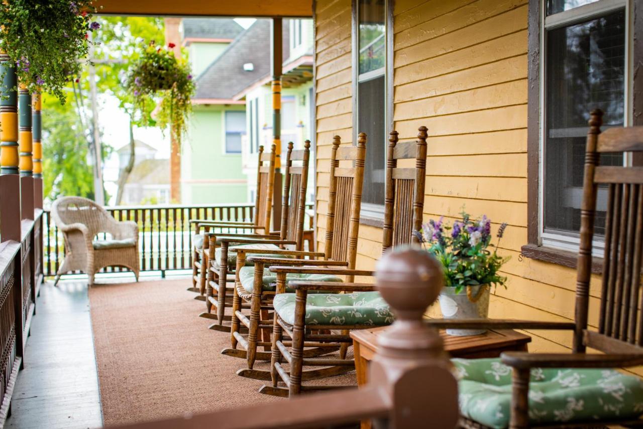 Pine Cottage Bed & Breakfast マキノー島 エクステリア 写真