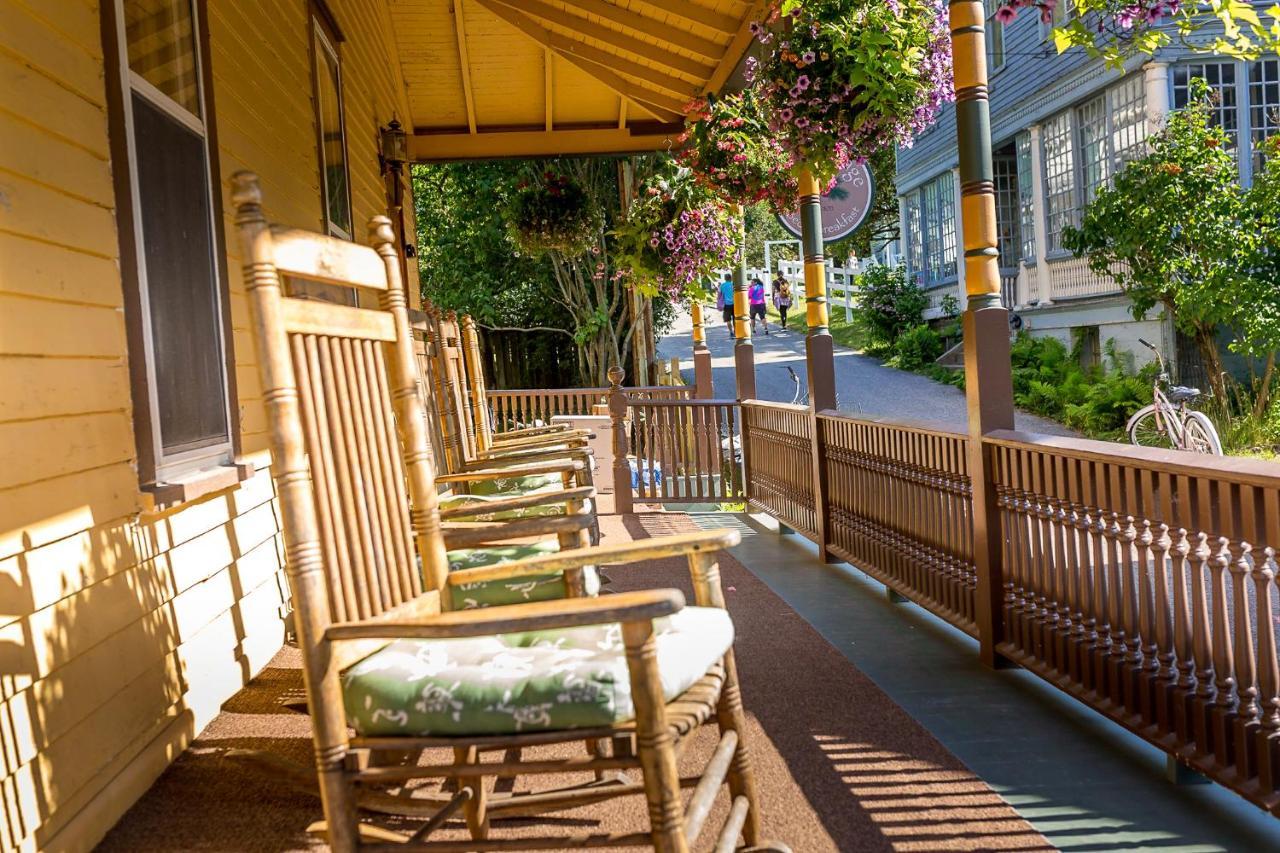 Pine Cottage Bed & Breakfast マキノー島 エクステリア 写真