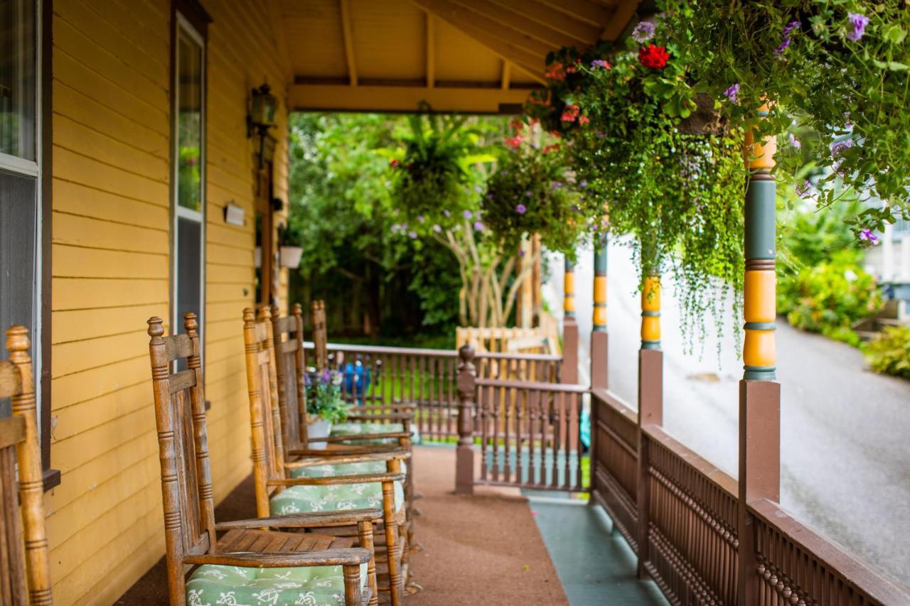 Pine Cottage Bed & Breakfast マキノー島 エクステリア 写真